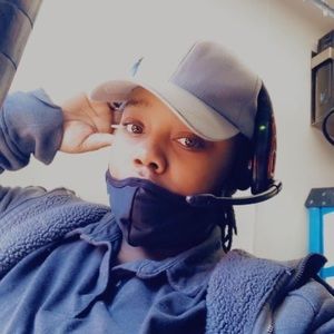 Meet your Posher, Kamari